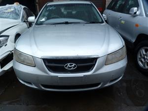 Hyundai Sonata 2.4 GLS AT- 2006 STRIPPING FOR SPARES