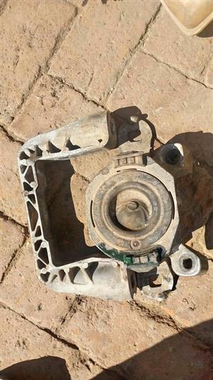 Volvo S40 T5 2005 Engine mounting for sale