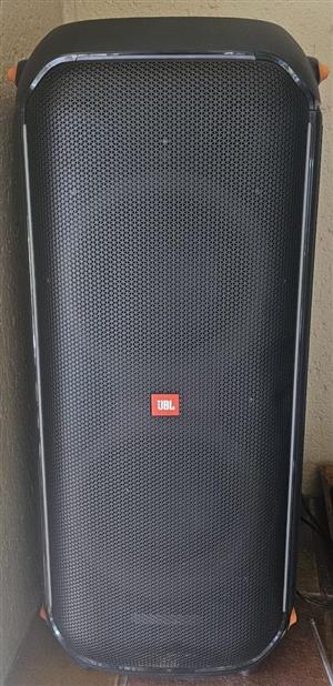 JBL 710 Speaker