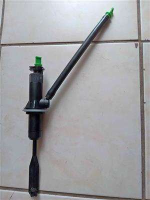 NP200 CLUTCH MASTER CYLINDER