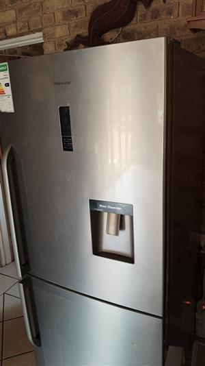 Hisense fridge still in excellent condition and perfect working order. 