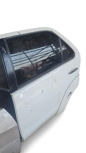 TOYOTA FORTUNER LEFT FRONT DOOR (2012-2016)