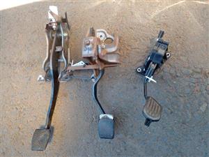 2015 Toyota Etios pedals