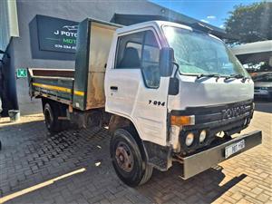 1995 TOYOTA DYNA 3 TON