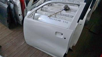 Toyota vitz door