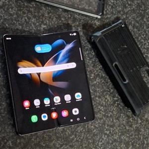 Samsung galaxy Z fold 4 in working condition 