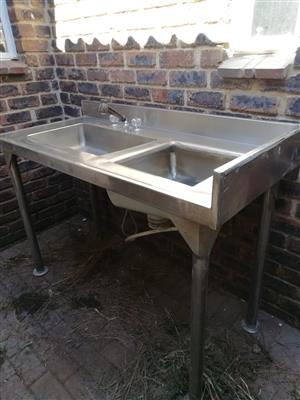 FOR SALE : Sluice Double Basin combination stainless steel with pull out taps.