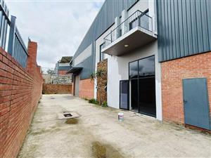 Warehouse of 811 m² to rent in Cosmo Business Park for only R 68.20 per M²!