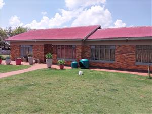 Neat 3-bedroom house situated in the peaceful small town of Derby!