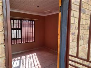 Single Room for Rent in Selection Park