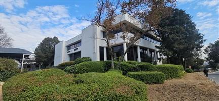 1065sqm Beautiful ready to move in offices to let in Midrand