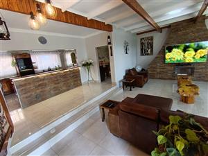Stunning 3 Bedroom House Magalieskruin
