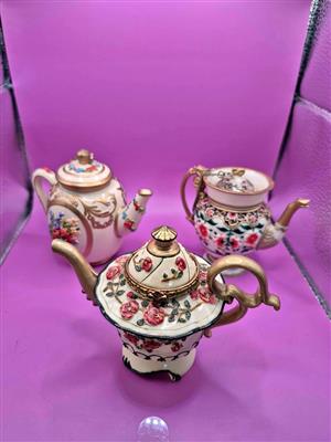 Nini Canterbury handpainted teapot trinket boxes