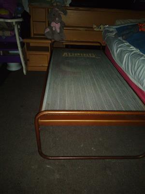 Selling 1950,s vintage auping steel single beds used but still in good condition