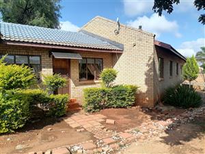 House to rent in Flora park