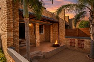 Townhouse For Sale in Wilgeheuwel