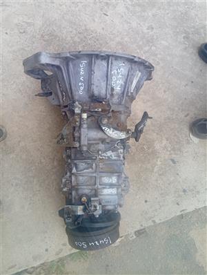 Isuzu npr 500 5 speed manual gearbox 