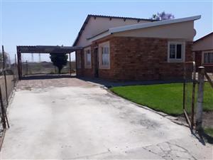Charming 3-Bedroom Home for Sale in Seraleng