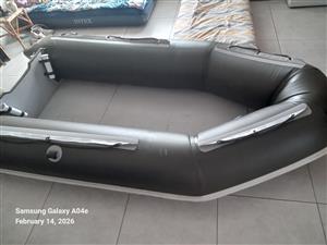 Rubber boat 