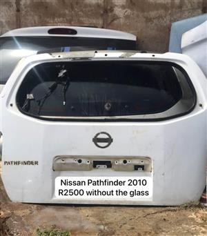 Nissan Pathfinder tail body 2010 R2500