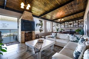 Townhouse For Sale in Amanzimtoti