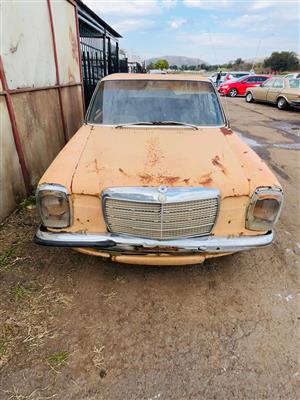 W114 220 stripping for spares