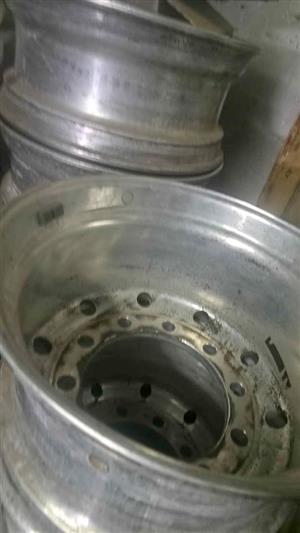 Aluminium Truck rims available