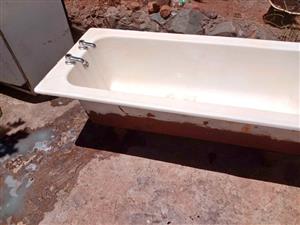 Victorian style cast iron tub