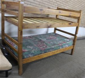 BROWN BUNK BED WITH ONE MATTRESS AND STEP LADDER S065447A