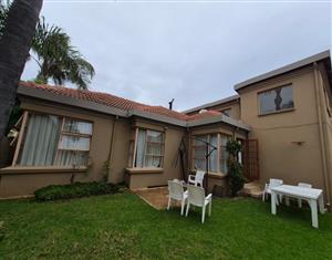 House For Sale in Rietvalleirand