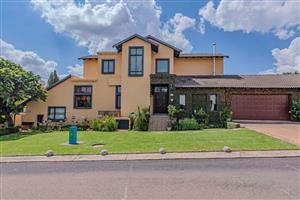 House For Sale in Blue Valley Golf Estate