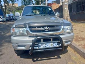 2004 Toyota Hilux 2.7 Raider Vvti Petrol, Manual, Silver 110000