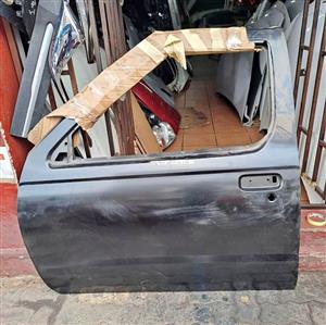 Nissan NP300 door