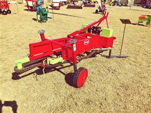 PEANUT HARVESTER