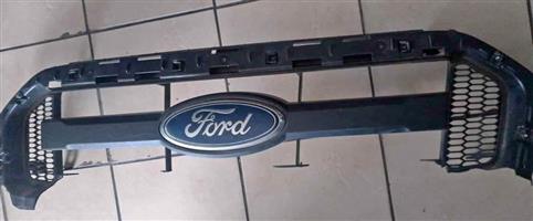 Ford Ranger T7 2.2 front badge