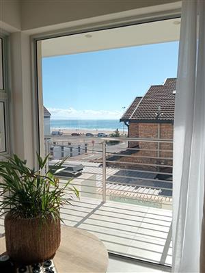 JEFFREYS BAY - ELITE VILLA-STYLE COASTAL LIVING - SECONDS FROM THE BEACH