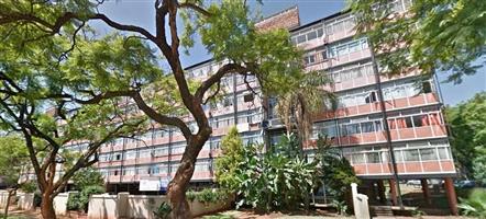 Bachelor Flat for Sale in Muckleneuk