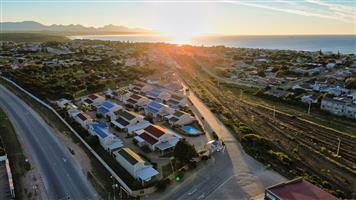 Townhouse For Sale in Hartenbos Central