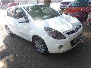 2010 HYUNDAI I20 1.4 WHITE COLOR  PETROL 75,000KM 