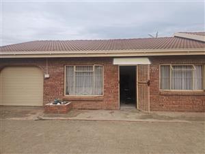 Townhouse For Sale in Ladybrand