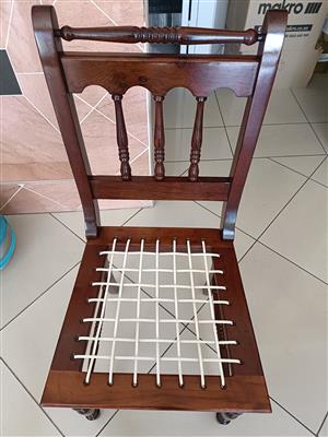 Dining room set consisting of Solid Umbuia rond table & 8 chairs with buffet. 