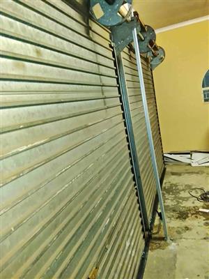 Roll-up garage door motors