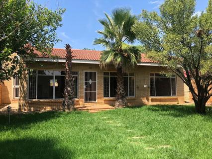 House For Sale in UNIVERSITAS