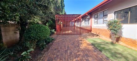 2 bedroom flat for rent in Kanonkop - Ideal for a single person, professional or elderly couple!