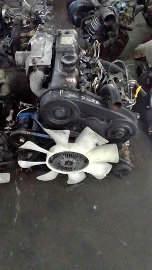 HYUNDAI D4BB 2.4L NON TURBO COMPLETE ENGINE FOR SALE