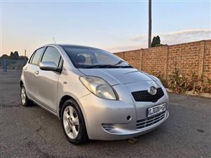 TOYOTA YARIS MANUAL HATCHBACK.  CLEAN