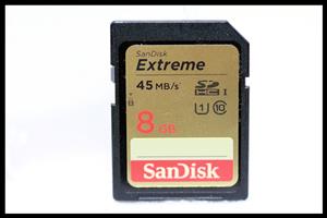 SanDisk Extreme 8GB SDHC - Class 10 @ 45MB/s