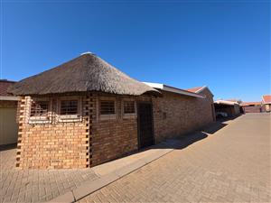 Townhouse For Sale in Royldene