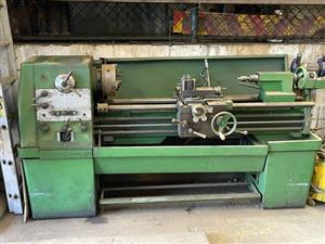 LATHE  COLCHESTER  TRIUMPH 2000