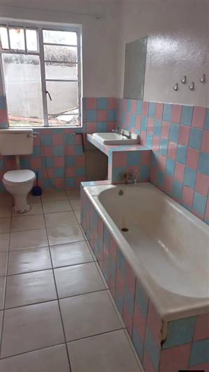Spacious Bachelor Apartment To Let – Wychwood Rd, Germiston